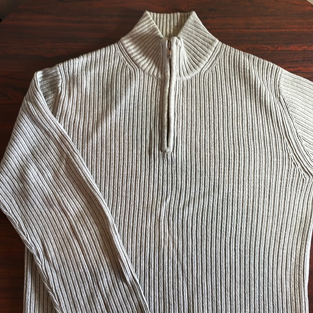 Calvin Klein Light Gray Pullover/Medium